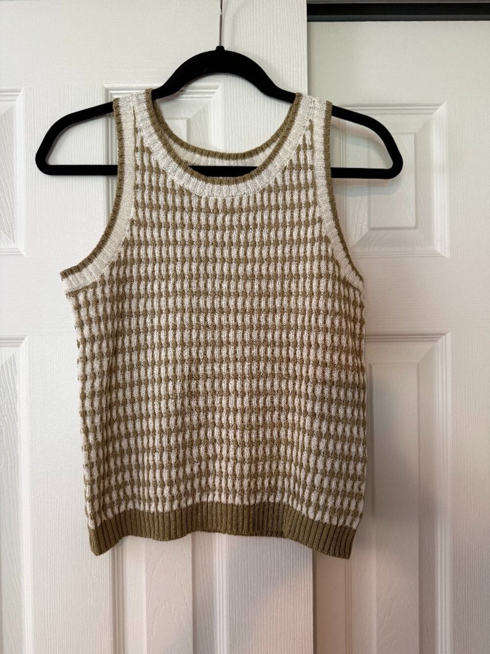 Blue Pepper NWOT Cream Taupe Cropped Sweater Vest M